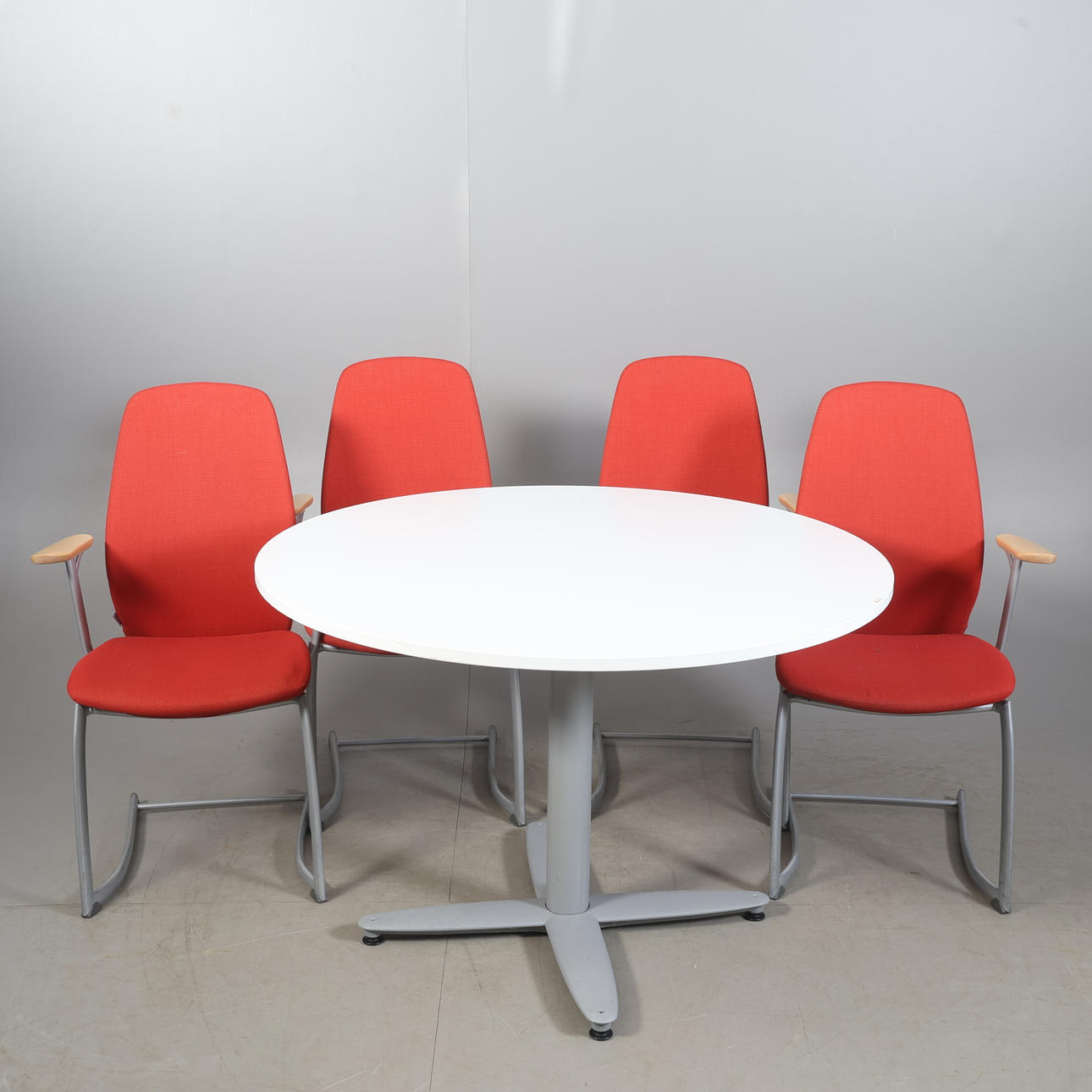 KONFERENSMÖBLER, 5 delar, Kinnarp, samtida.