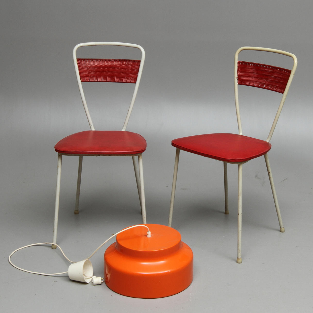 STOLAR 1 par Tropik AB samt TAKLAMPA, 1900-talets mitt.