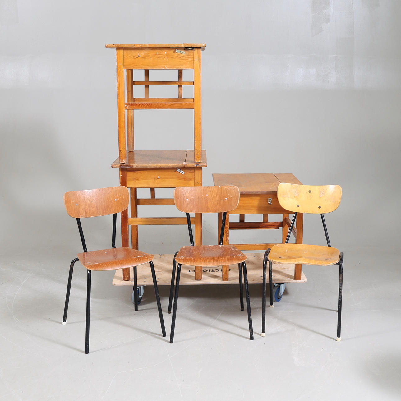 SKOLBÄNKAR, 3 st, 1900-tal.