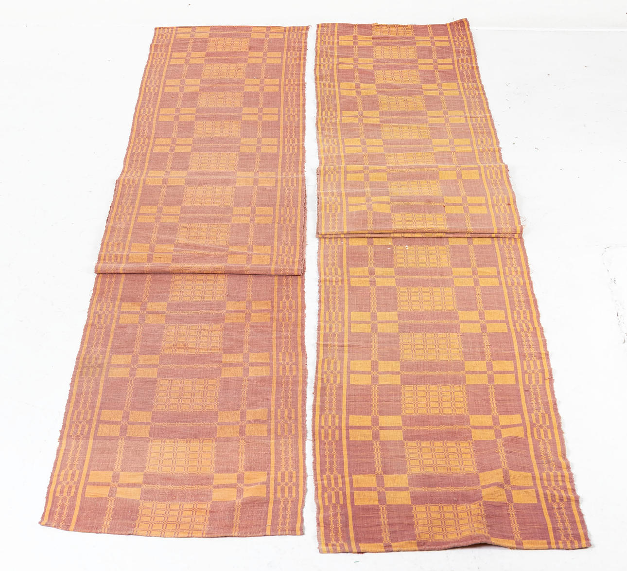 RIPSMATTOR, ett par ca 500 x 65 cm.