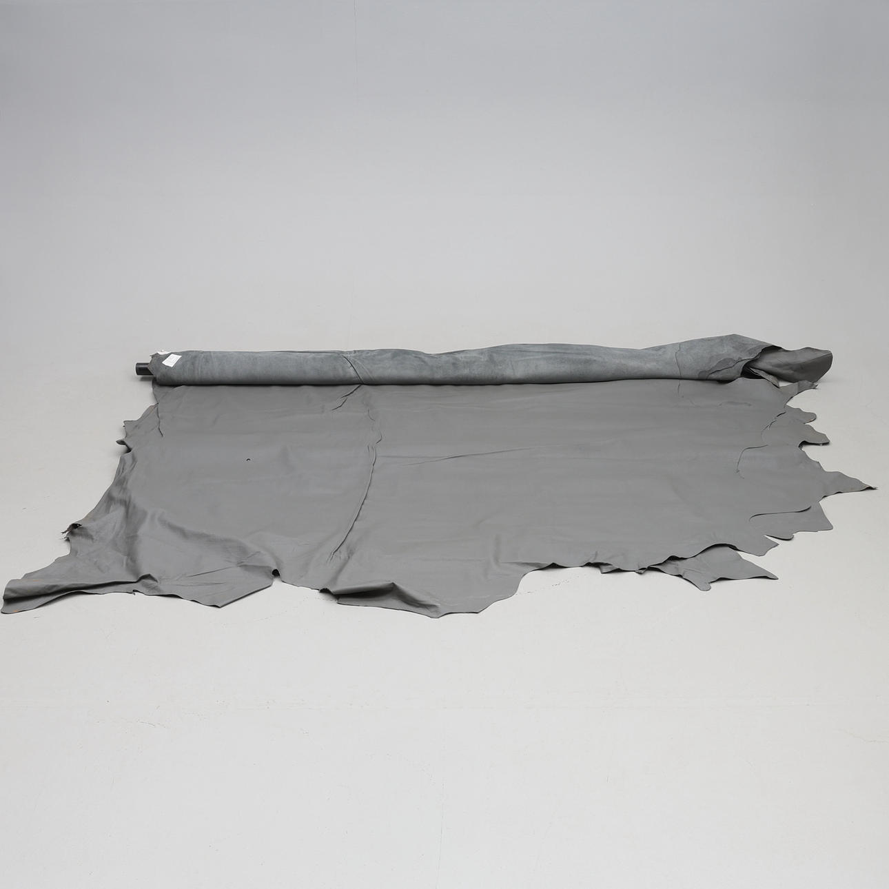 LEATHER/LEATHER. Approx. 35 m2.