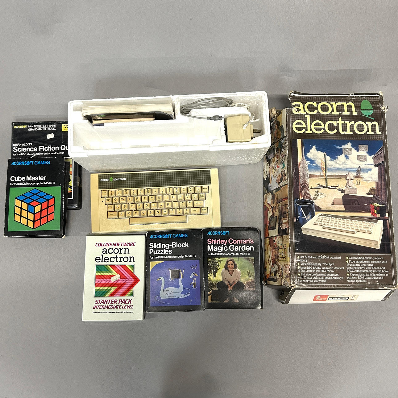 BOXED ACORN ELECTRON. Miscellaneous - Miscellaneous - Auctionet