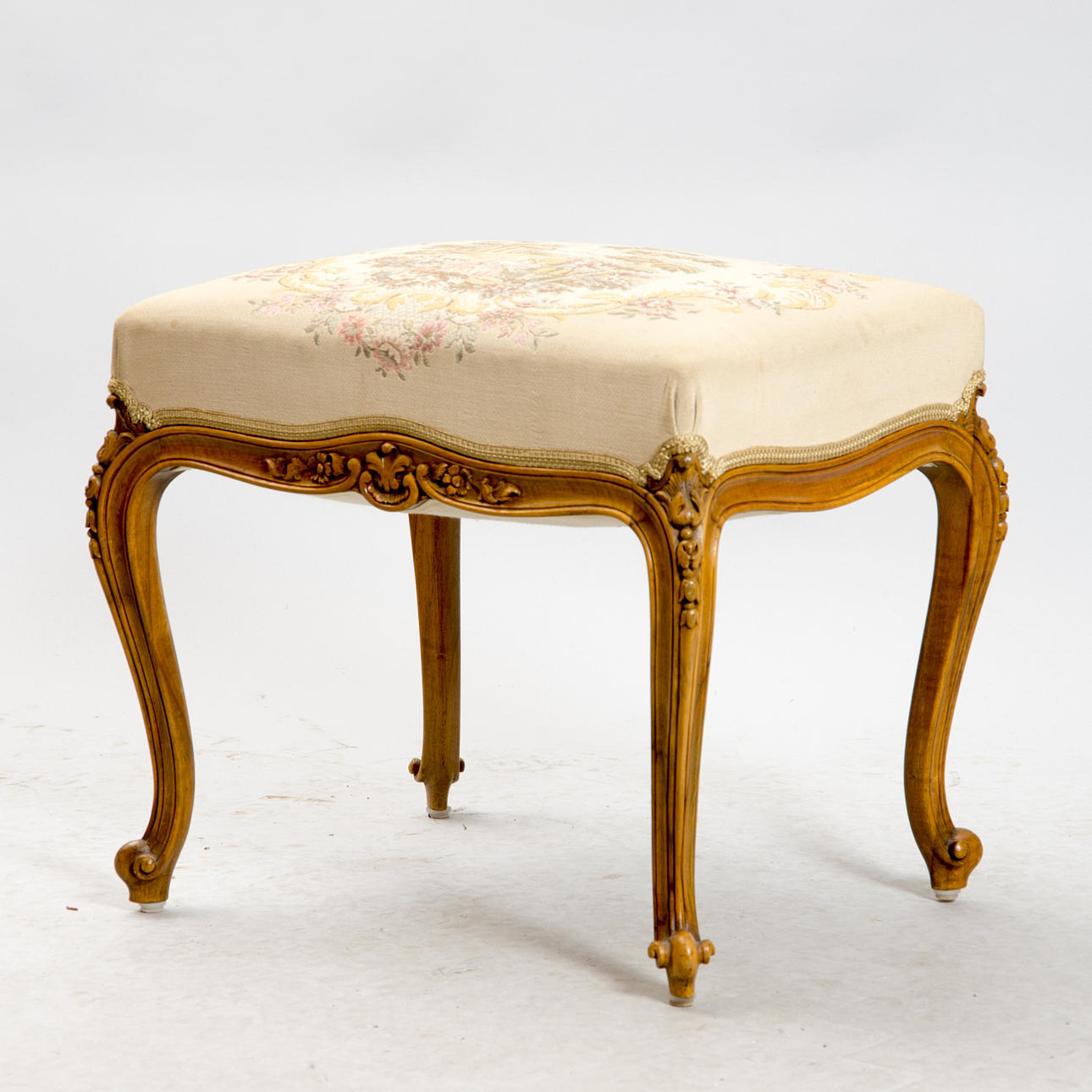 PALL, valnöt, rokokostil, 1900-tal.