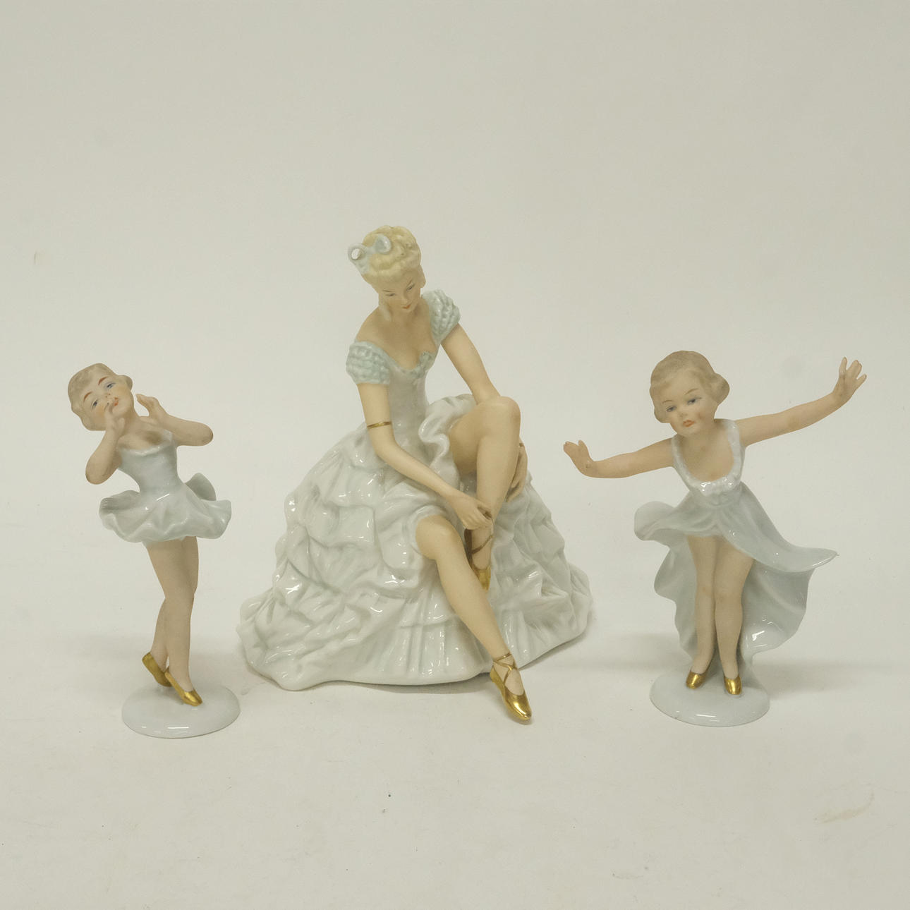 FIGURINES, 3 PIECES, WALLENDORF.