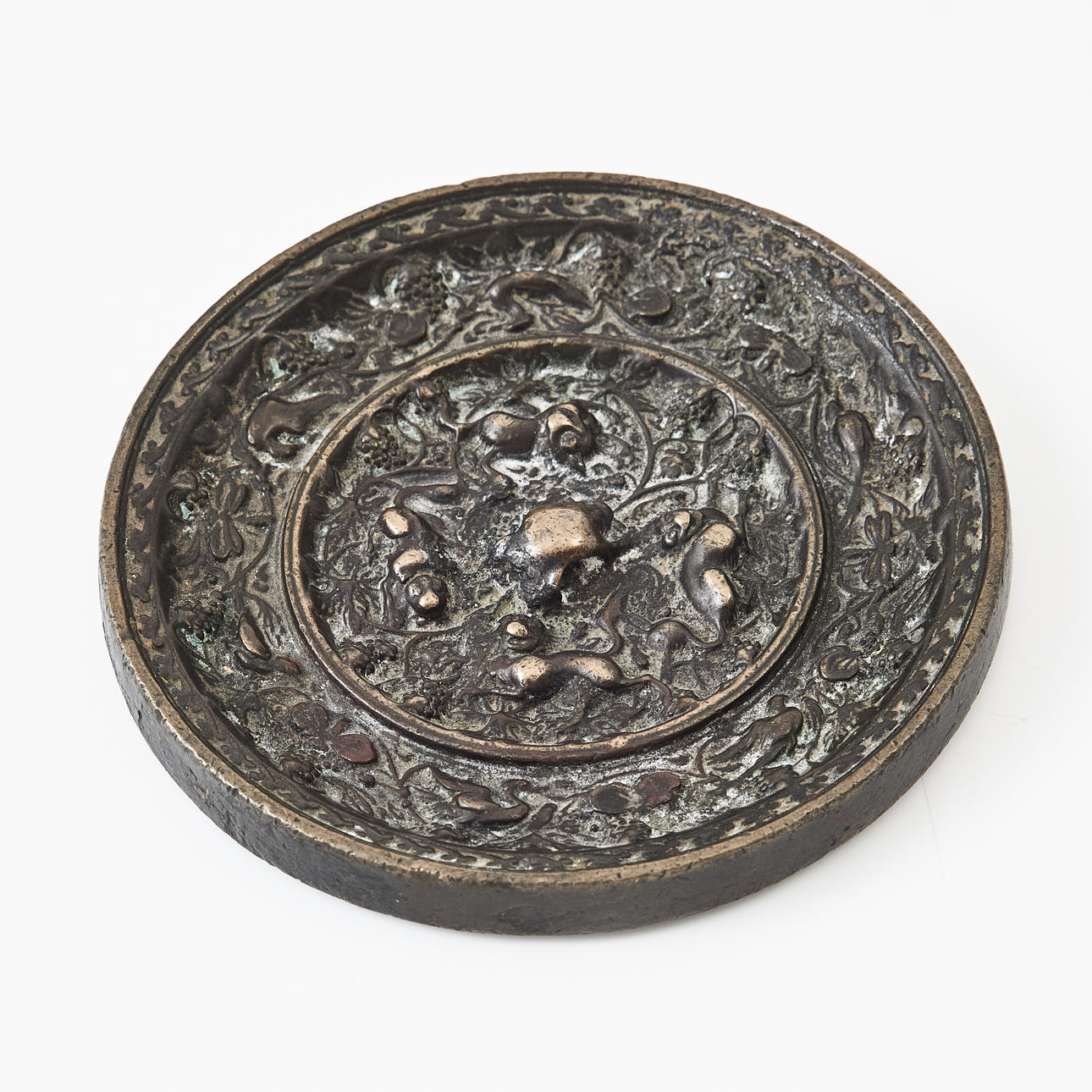 BRONSSPEGEL, Kina, Ming i Tangstil, brons.