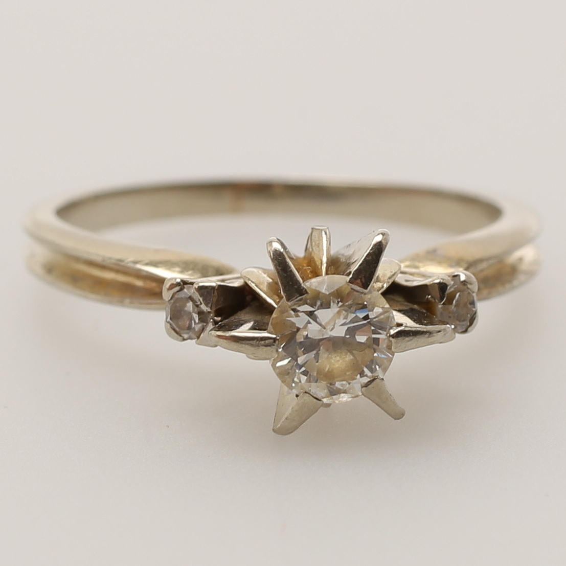 RING MED DIAMANTER 0.33 CT, 18k vitguld.