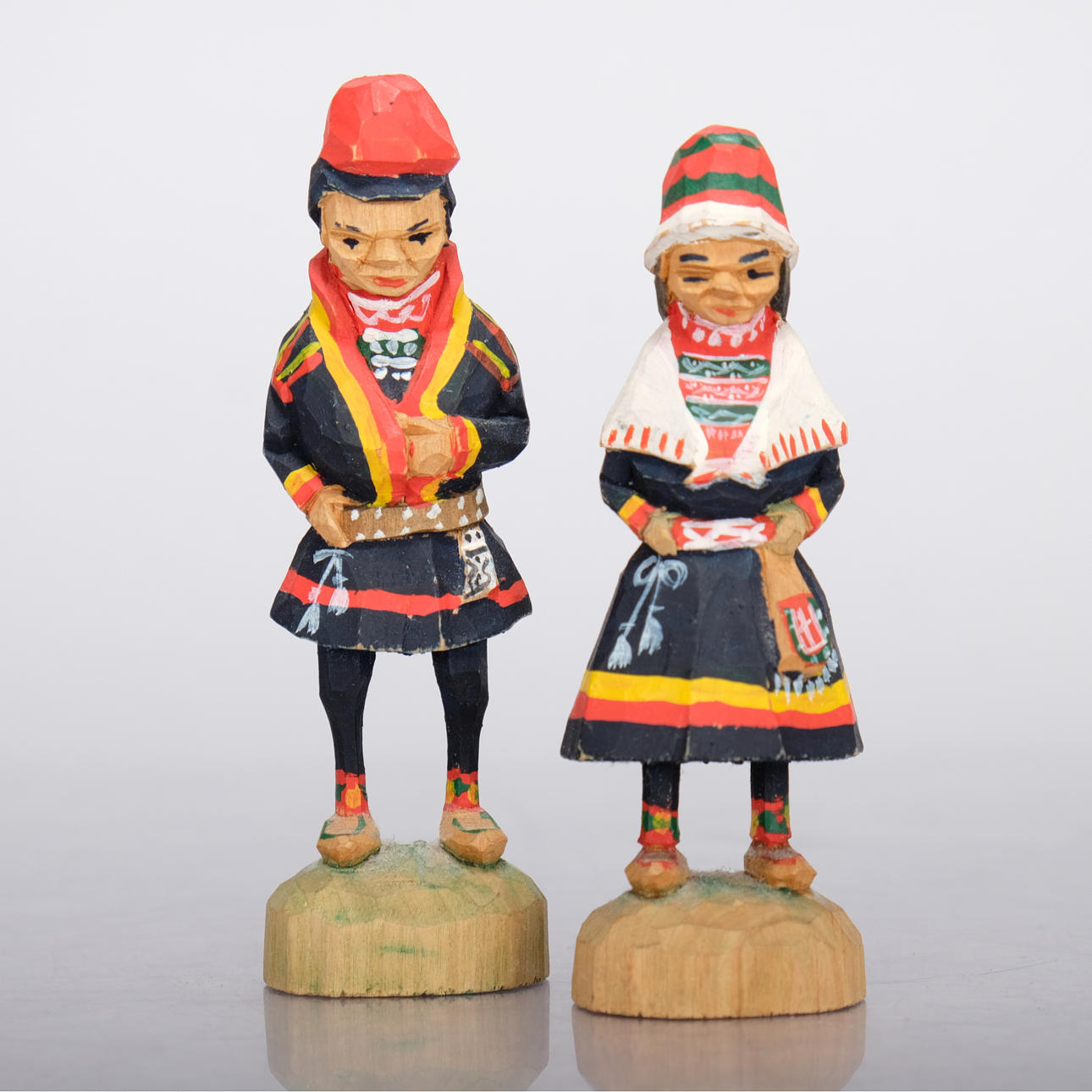 GEORG JONSSON. Sculpture, painted wood.