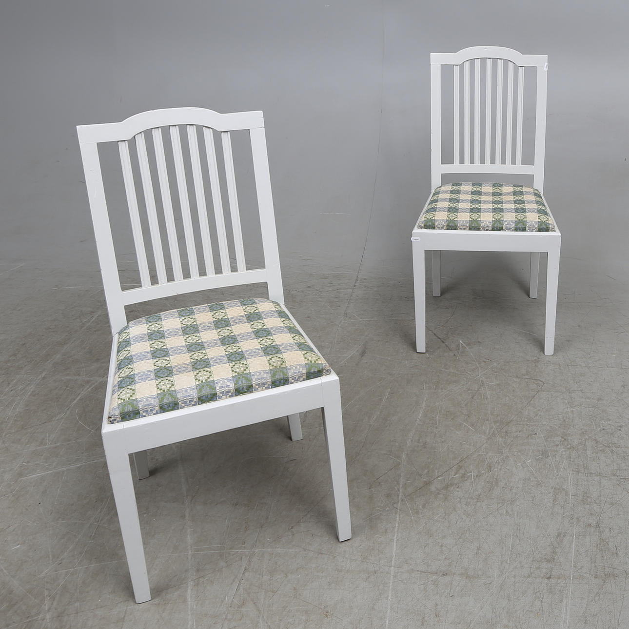 STOLAR, ett par, Carl Larsson-stil, 1900-talets första hälft.