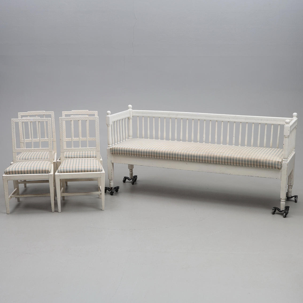 KÖKSSOFFA OCH STOLAR. Bemålade, 5 delar.