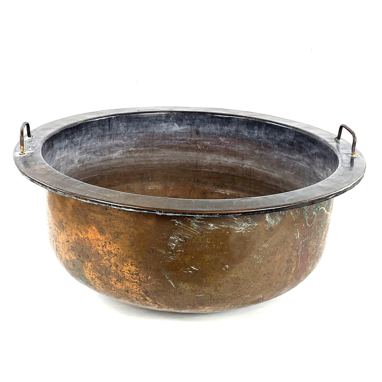 A large model copper tub, 20th century.