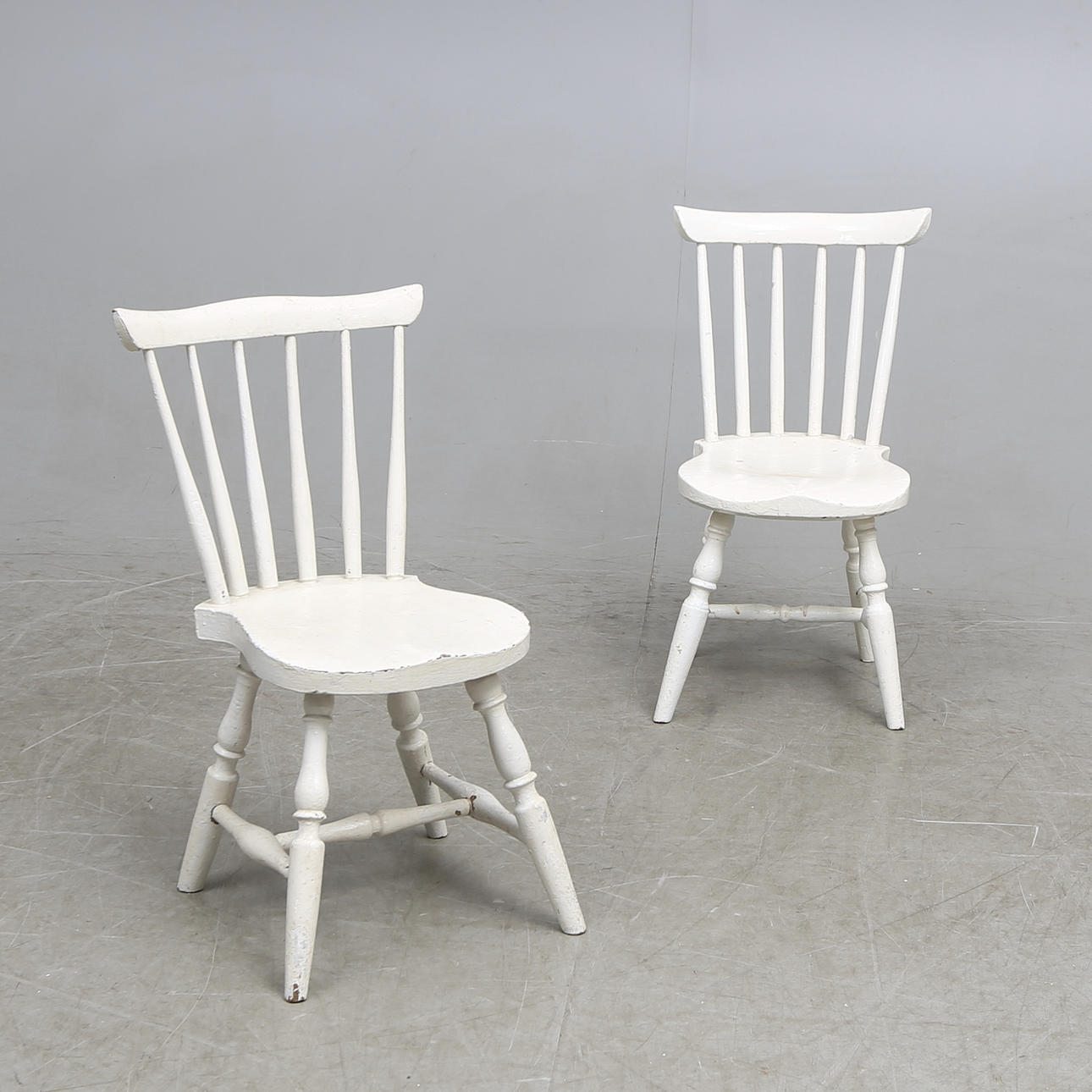 BARNSTOLAR, 2 st, 1900-talets första hälft.