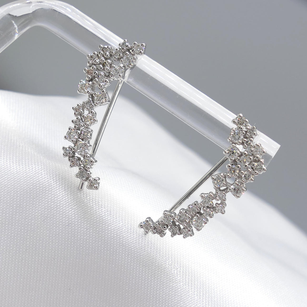 STYLISH 0.50CT DIAMOND earrings.