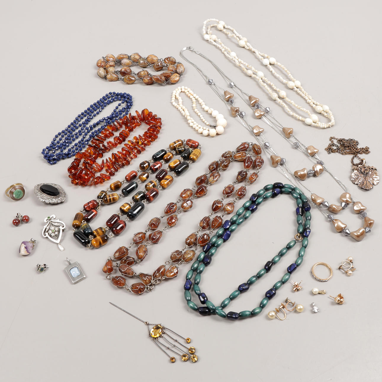 BIJOUTERIER, parti, 1900-tal.