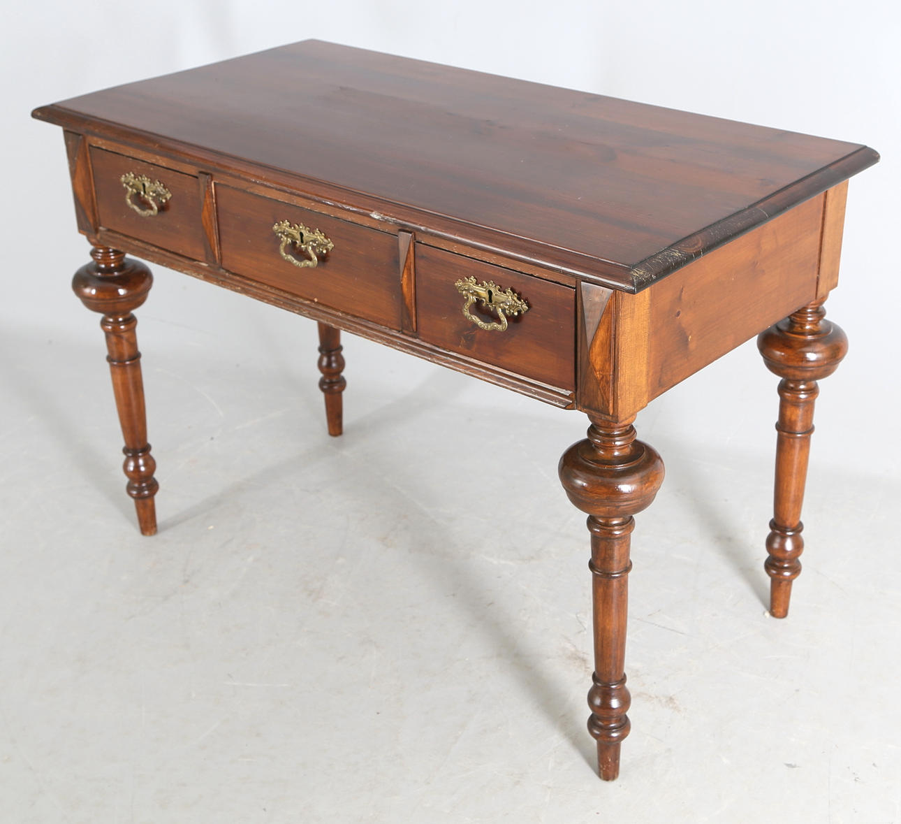 ESCRITORIO, Nuevo Renacimiento, 18 / 1900s.