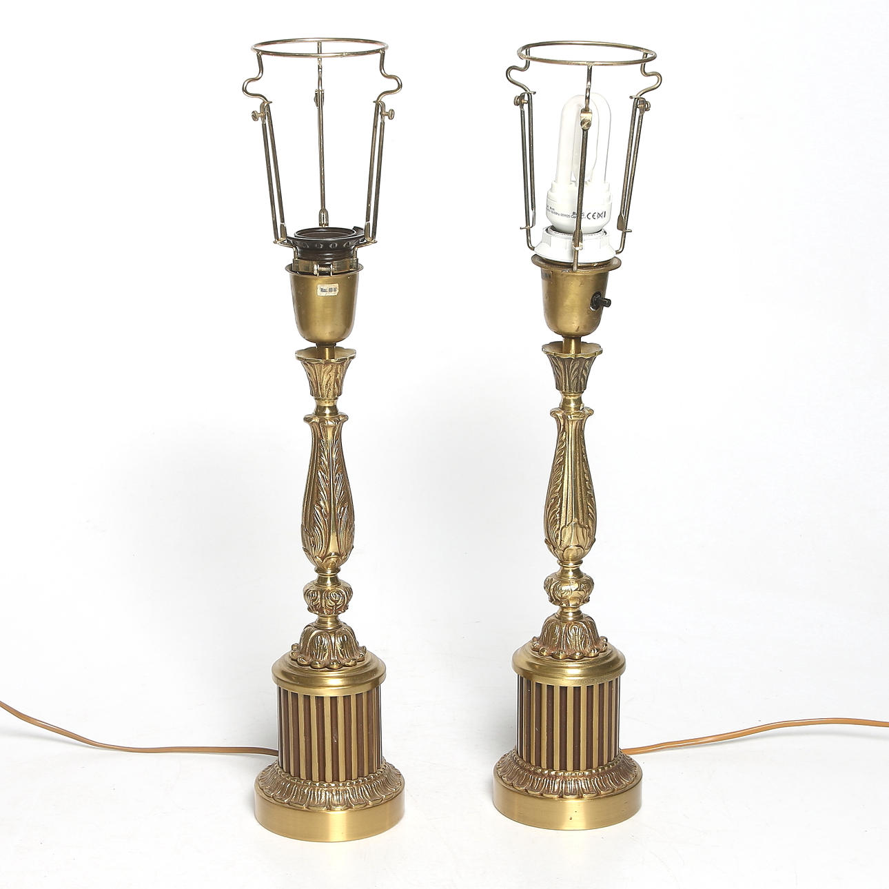 BORDSLAMPOR, mässing, ett par, 1900-talets andra hälft.