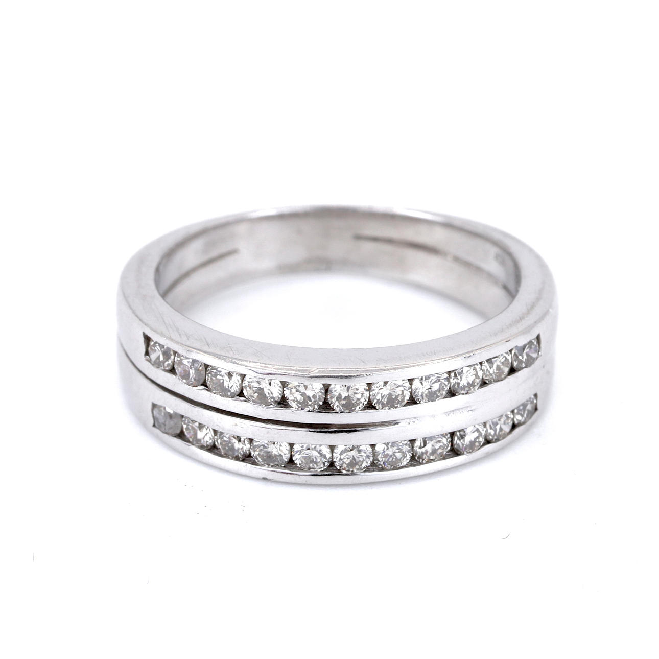 9CT TWO ROW DIAMOND SET RING.