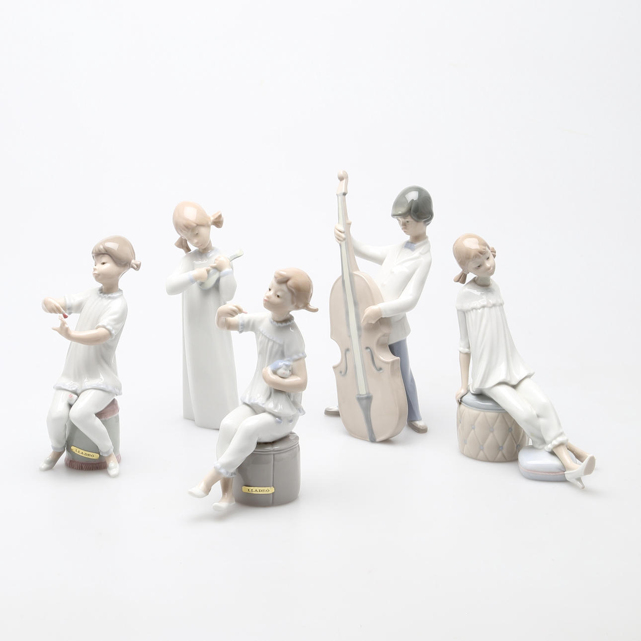 FIGURINER, 5 st, porslin, Lladro och Nao, 1900-tal.