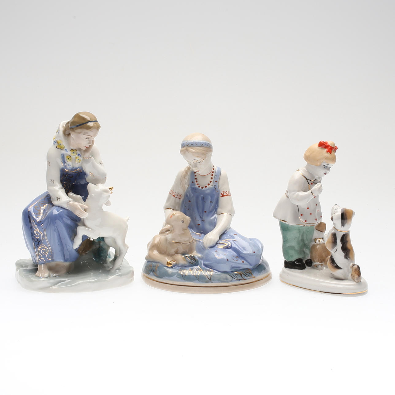 FIGURER, 3 st, porslin, sannolikt Ryssland, 1900-tal.