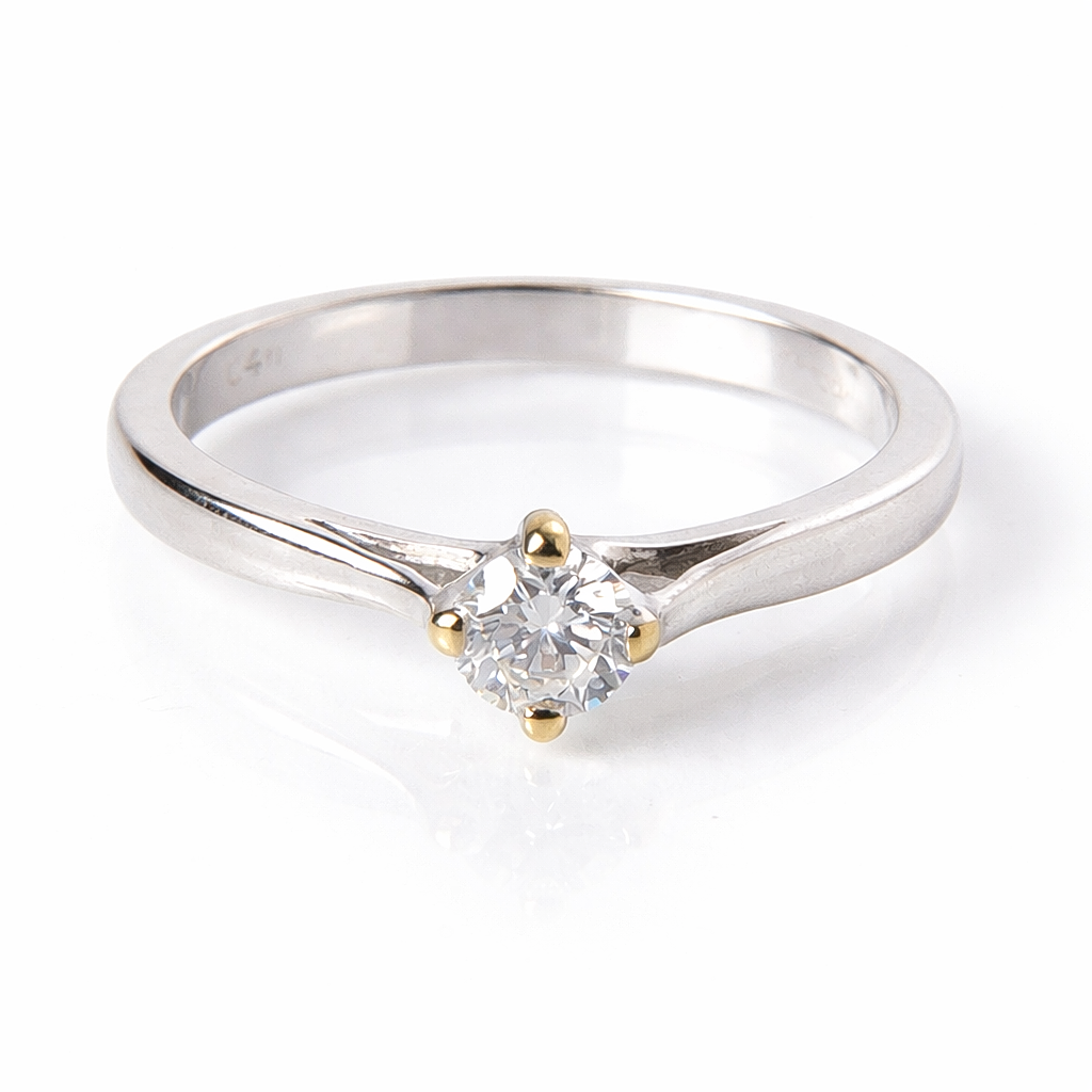 Solitaire ring in 18 kt white gold, str. 57.