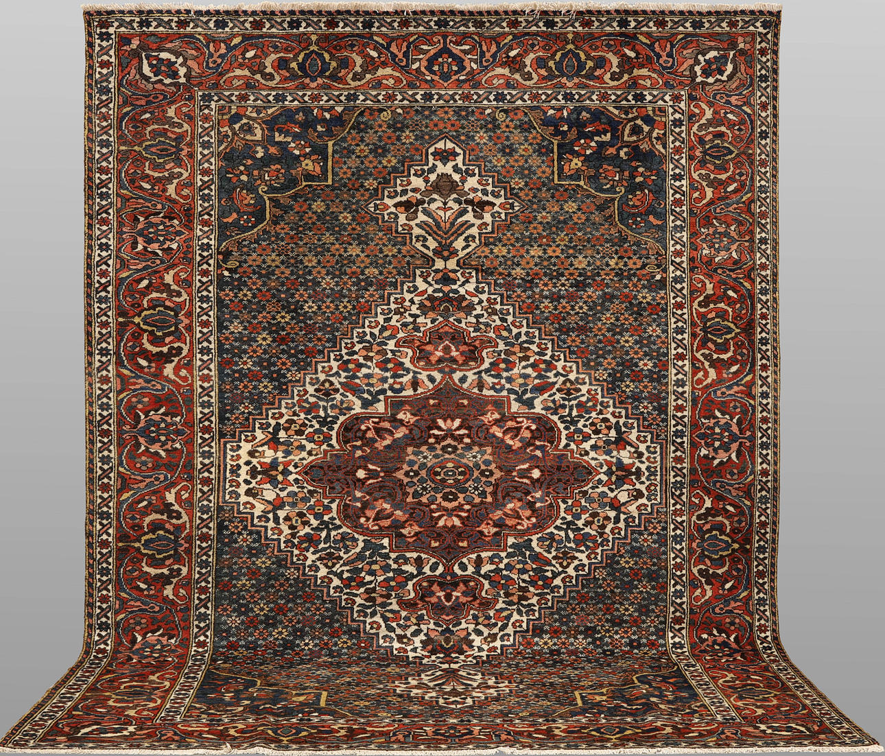 ORIENT CARPET. Elder Baktiari, 310 x 220 cm.