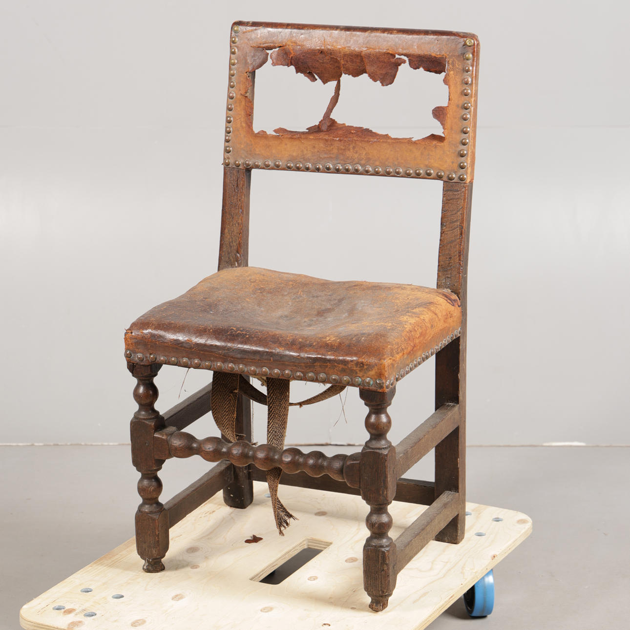 A CROMWELLIAN STYLE CHAIR.