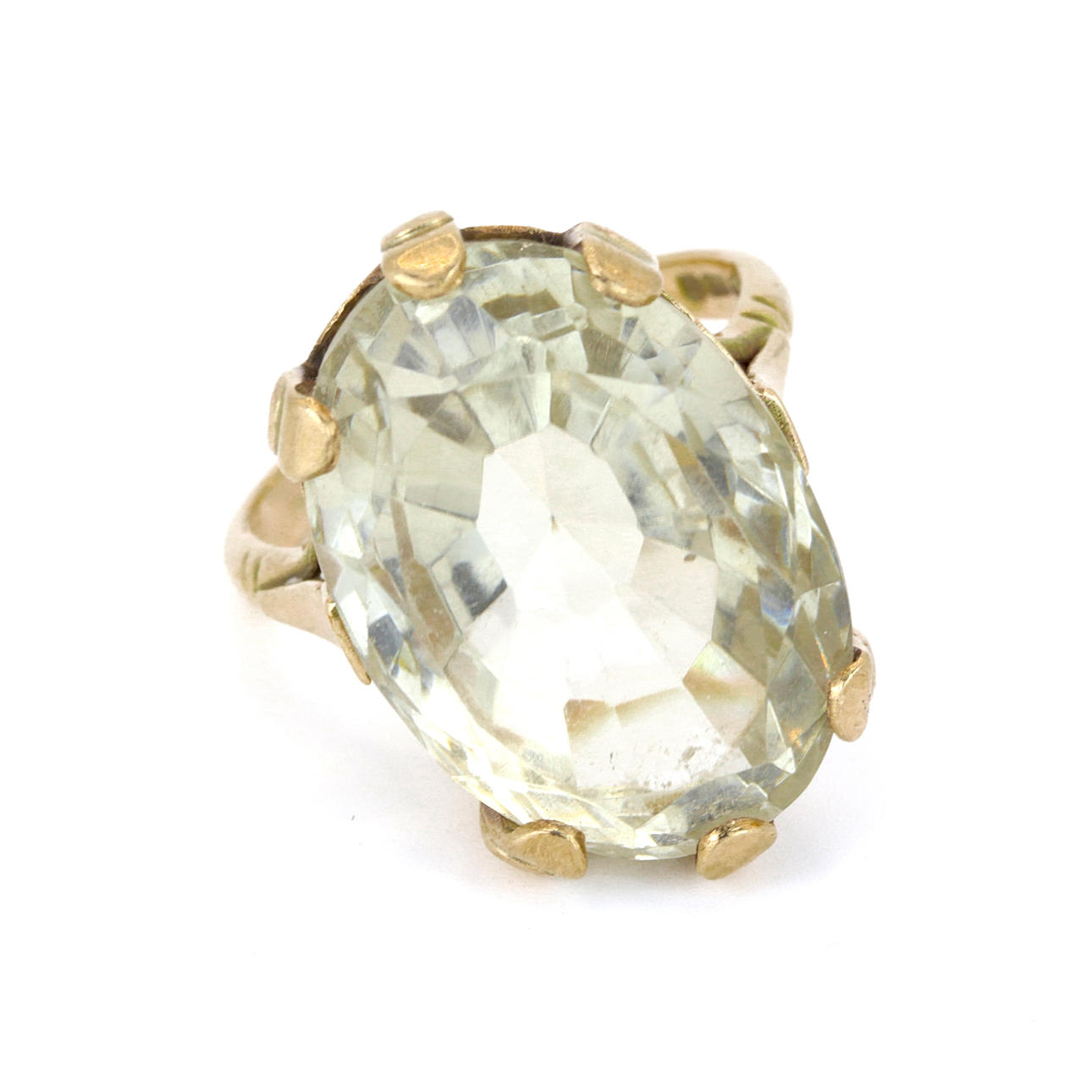 9CT GOLD YELLOW QUARTZ SET RING.