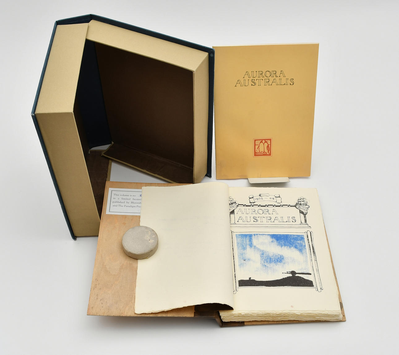 Shackleton, E. H. aurora australis. Limited Edition Facsimile. in 1986.