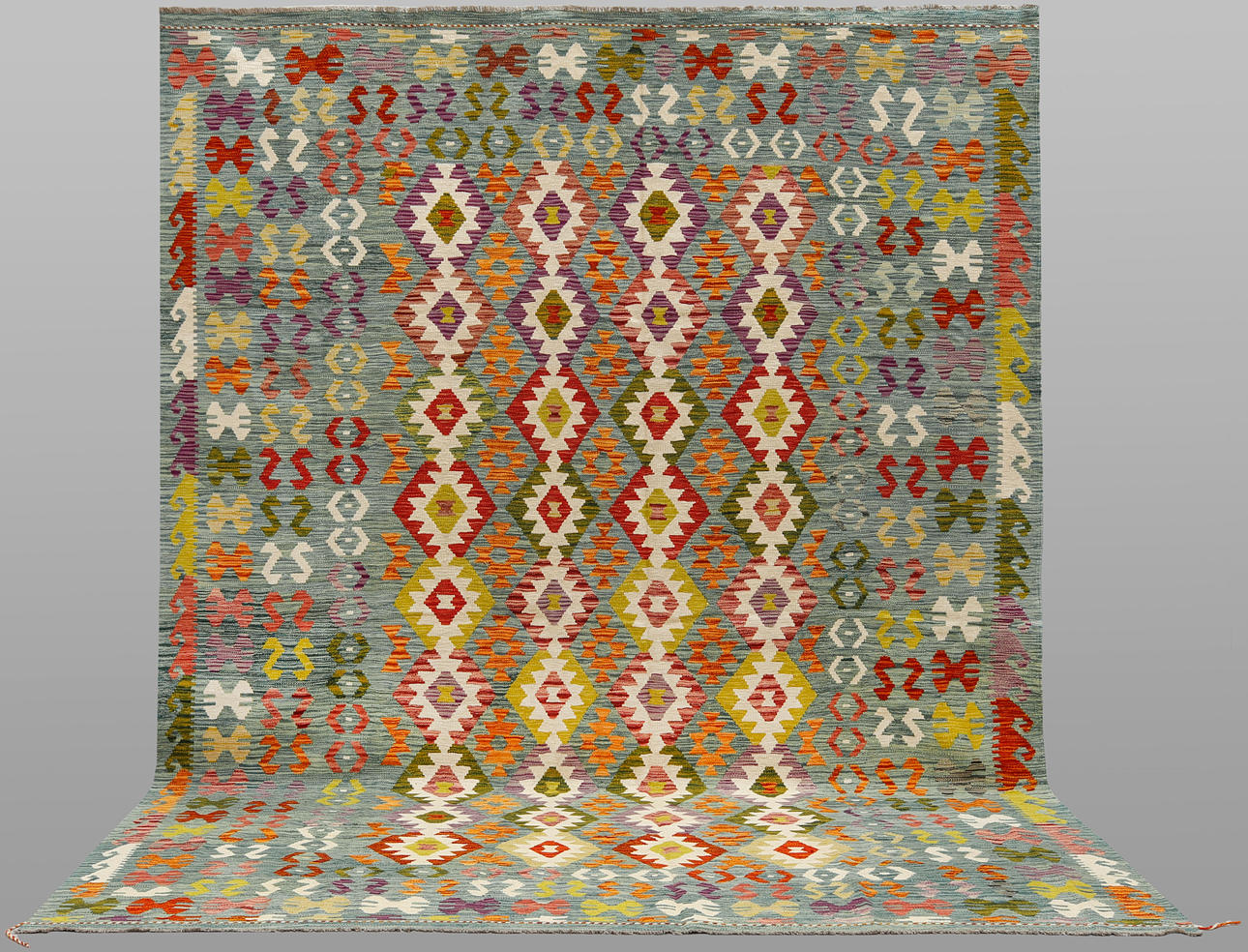 ORIENT CARPET. Kelim classic design, 355 x 255 cm.