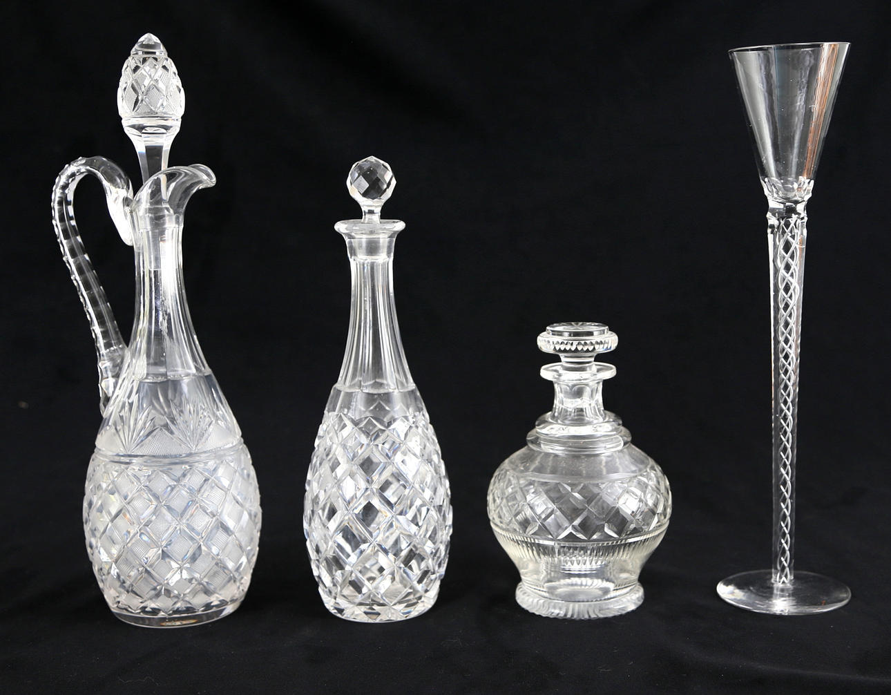 KARAFFER samt SNAPSGLAS, 4 delar, glas, 1900-tal.