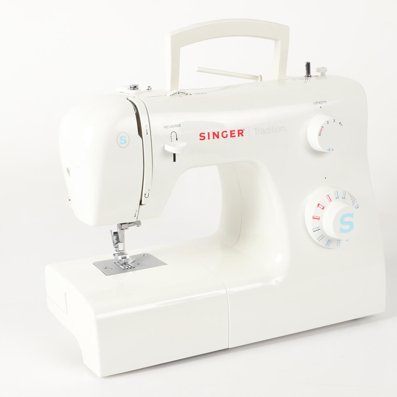 SEWING MACHINE, model 2259, Singer Tradition.