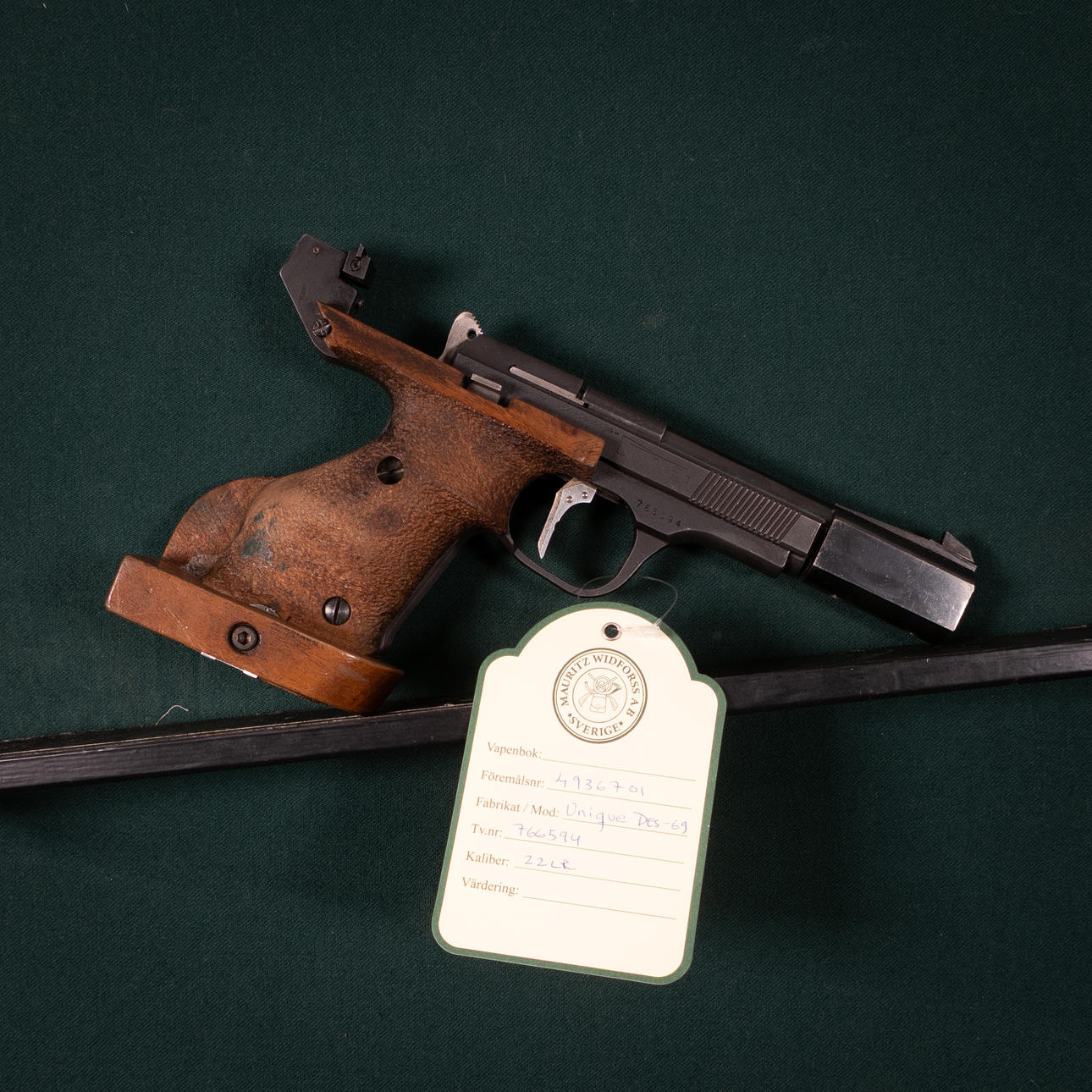 Unique DES-69 cal. 22LR to No. 766594.