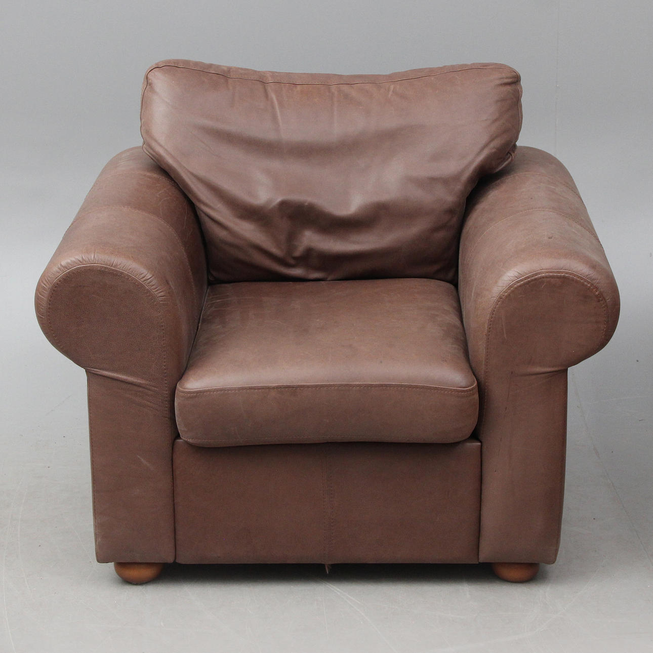 ARMCHAIR.