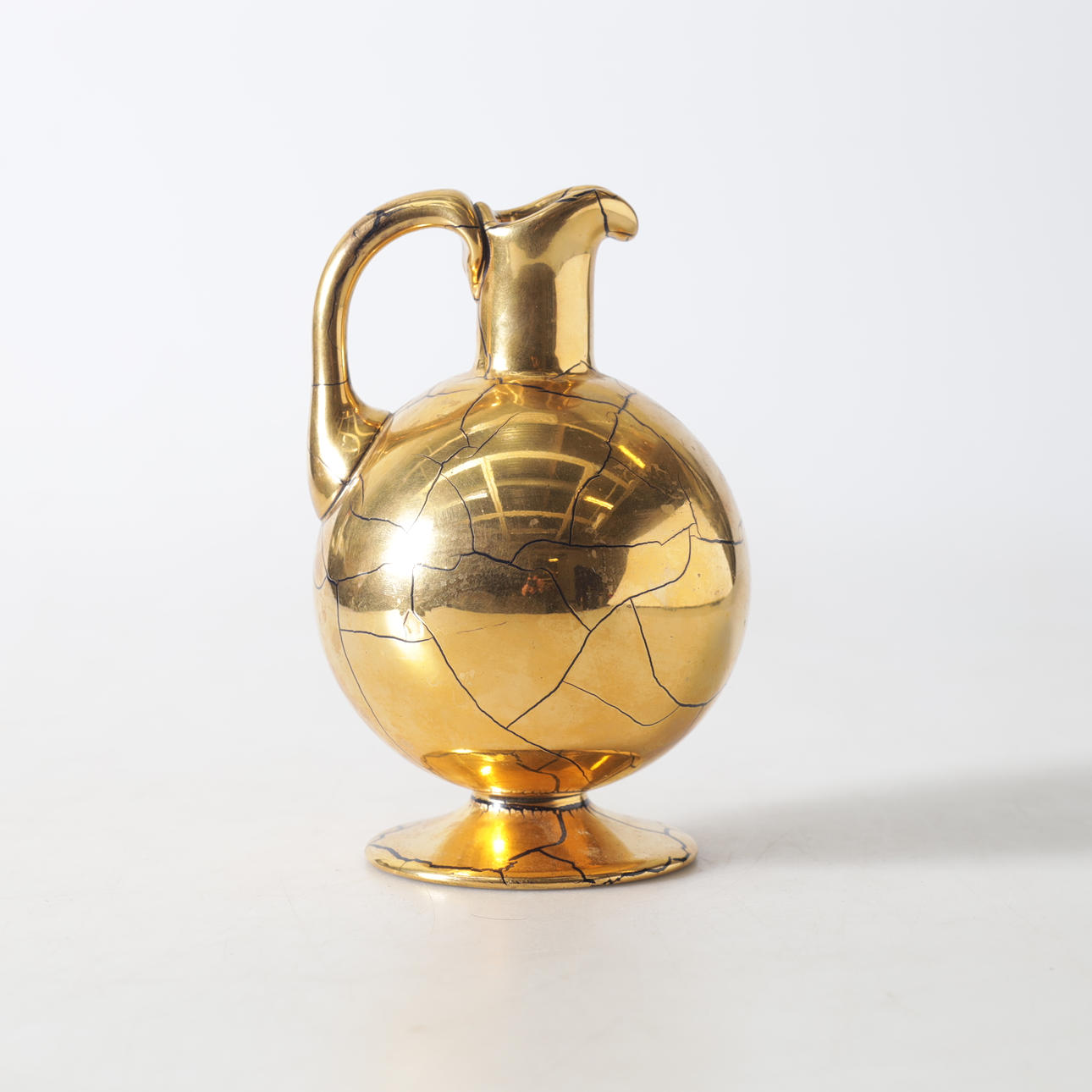 TILLBRINGARE, förgyllt glas, 1900-tal.