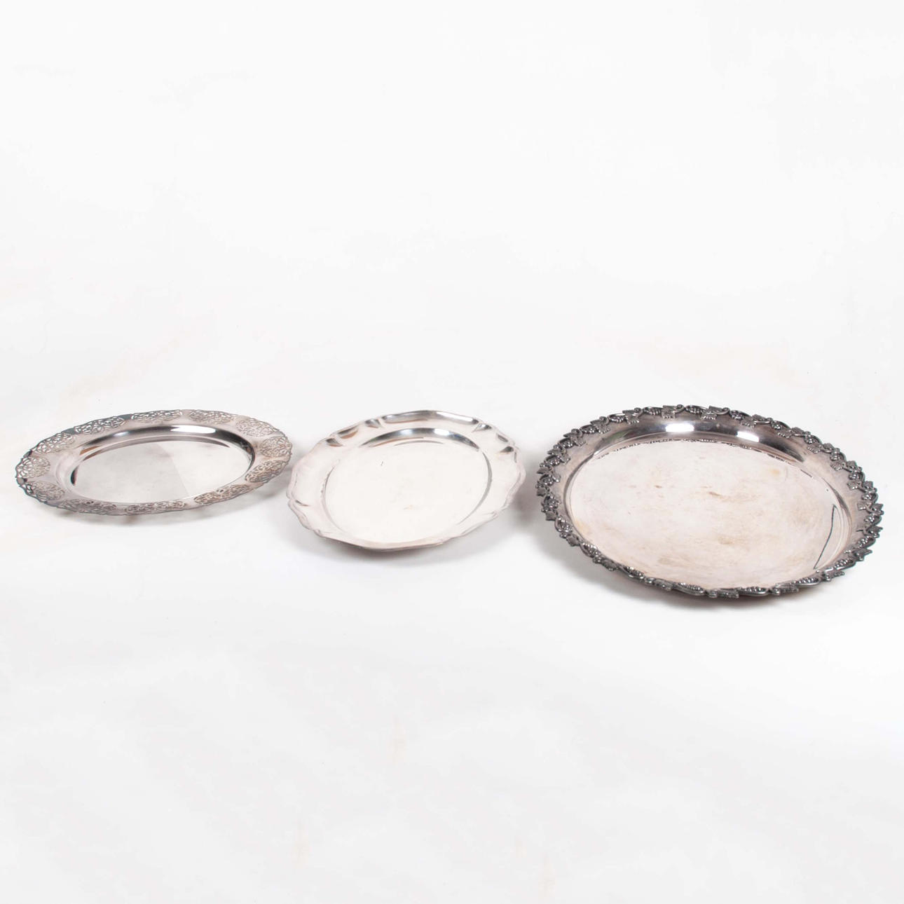 BRICKOR / UPPLÄGGNINGSFAT. 3 st nysilver.