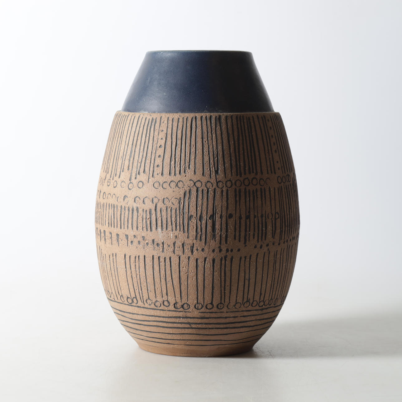 LISA LARSON. golvvas, stengods, "Granada", Gustavsberg.