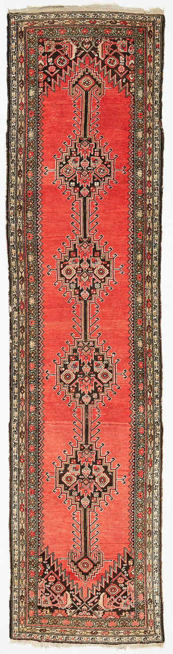 AN ORIENTAL CARPET, gallery, Malayir, approx 92x382.