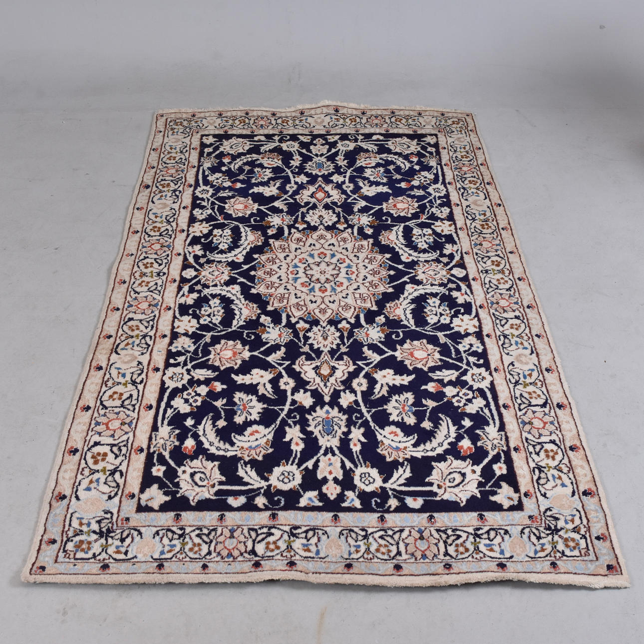 CARPET, hand-knotted, Nain, 122x215 cm.