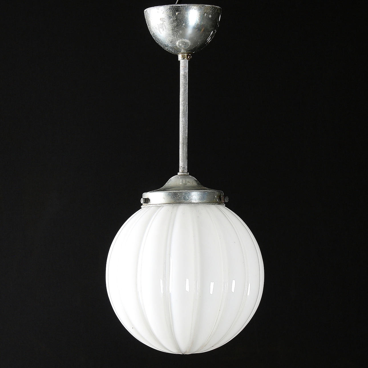 TAKLAMPA, glas och krom, klotmodell, Art Deco/Funkis. 1930/40-tal.