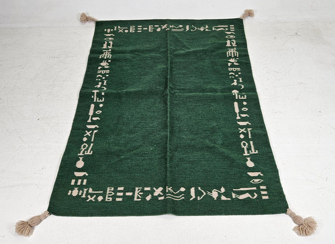 A CARPET, Kelim/Röllakan, ca. 197x142 cm.