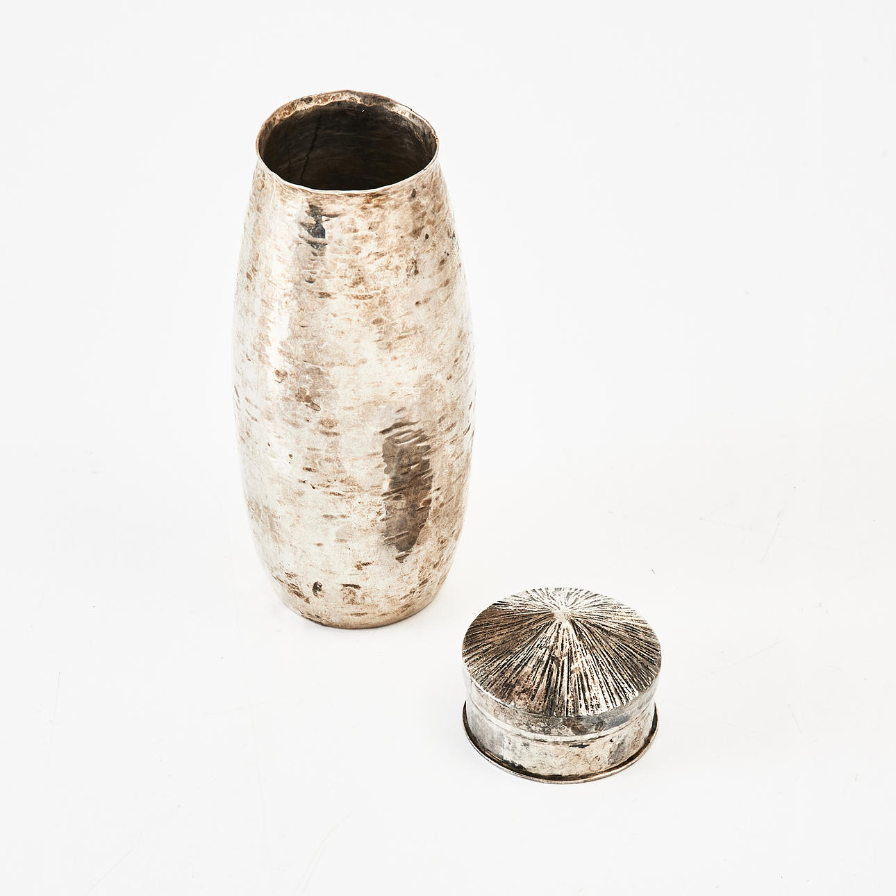 CLAËS ERIK JOHAN KNUT GIERTTA. Box with lid, vase, silver and sterling ...
