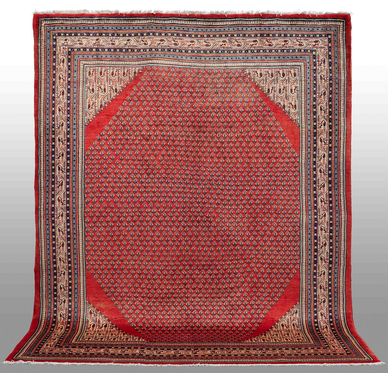 CARPET. Saruk Mir, 286 x 222 cm.