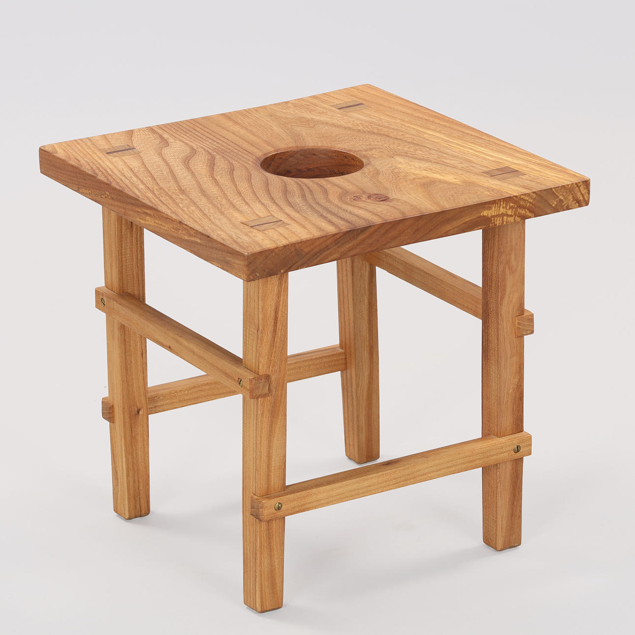 Stool in solid elm, Scandinavian cabinetmaker, 21st century.