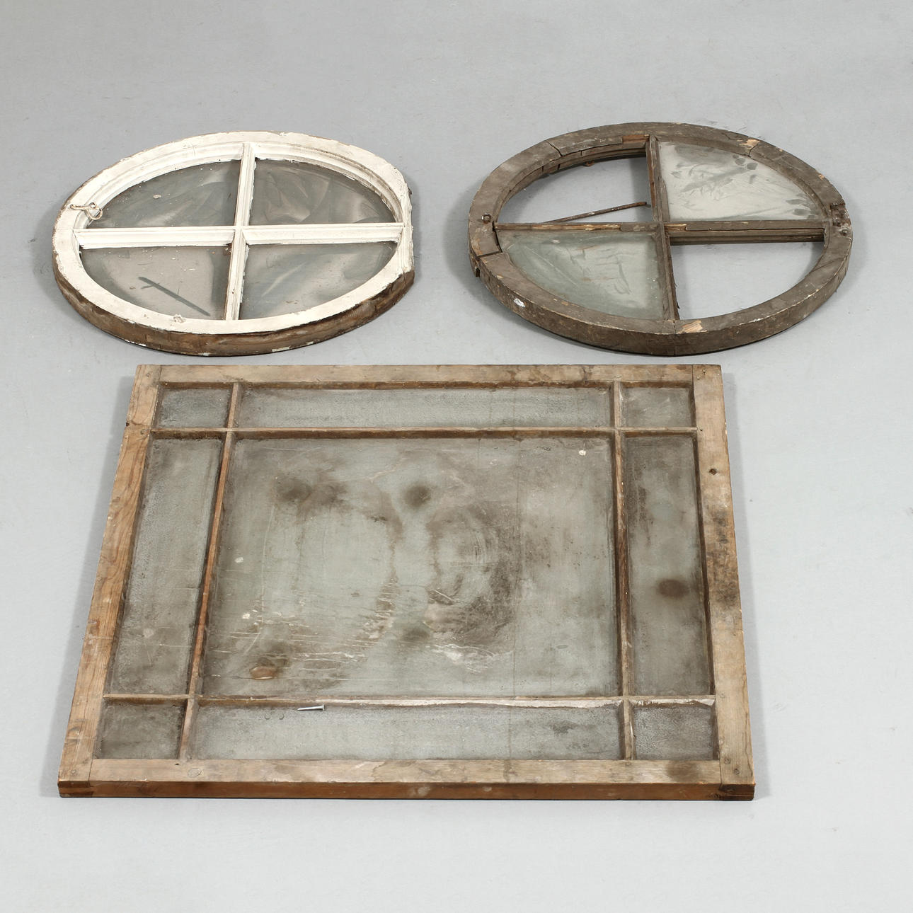 FÖNSTER, 3 st, 1800-tal.