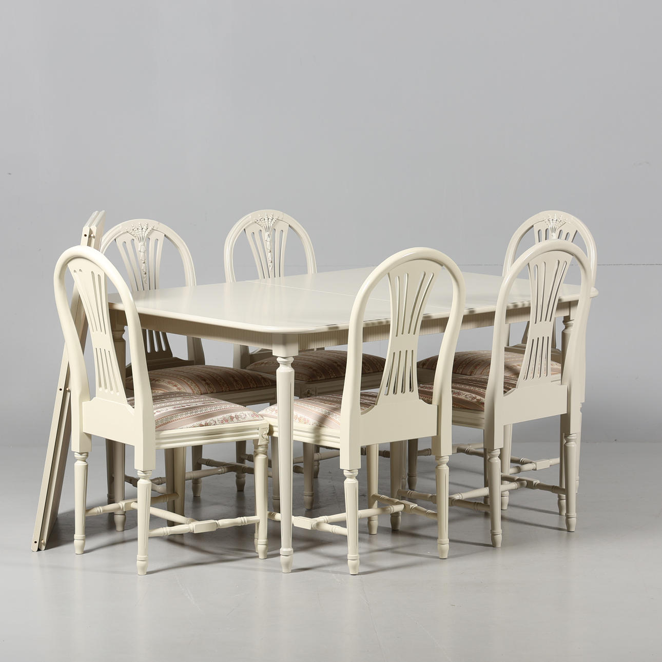 MATGRUPP, 7 delar, "Axet", gustaviansk stil.