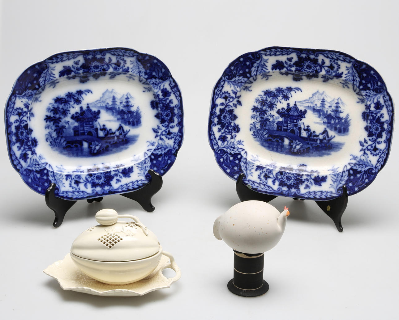 TERRIN, FIGURIN samt STEKFAT, 4 delar, keramik, bland annat Rörstrand, 18/1900-tal.