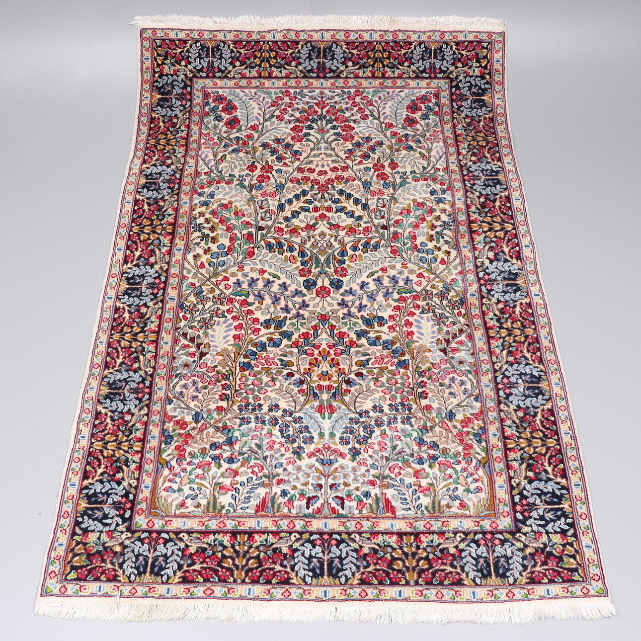 MATTA, Kerman Lavar, Persien, 242 x 160 cm.