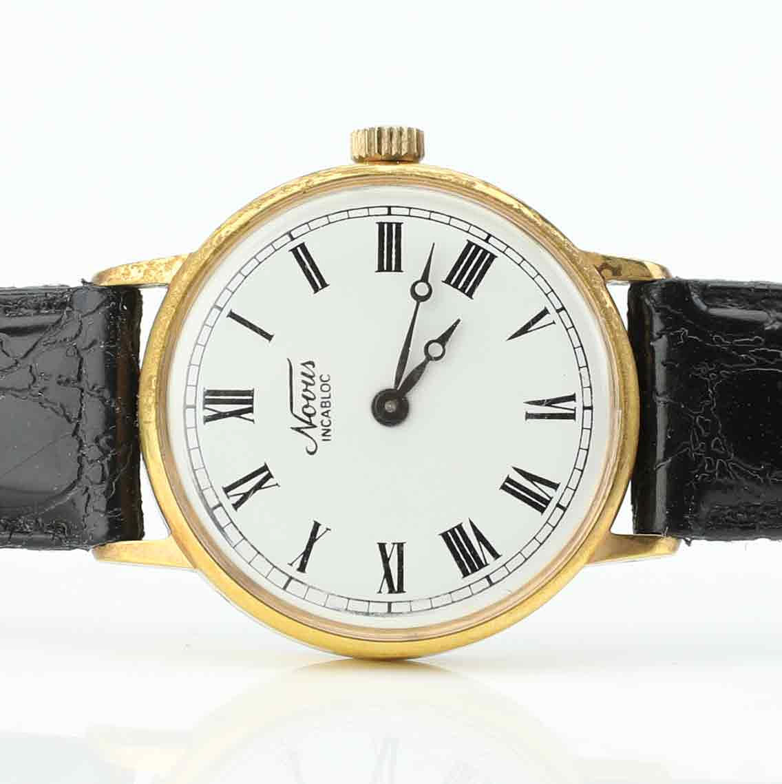 NAISTEN RANNEKELLO, Novus, Vintage.