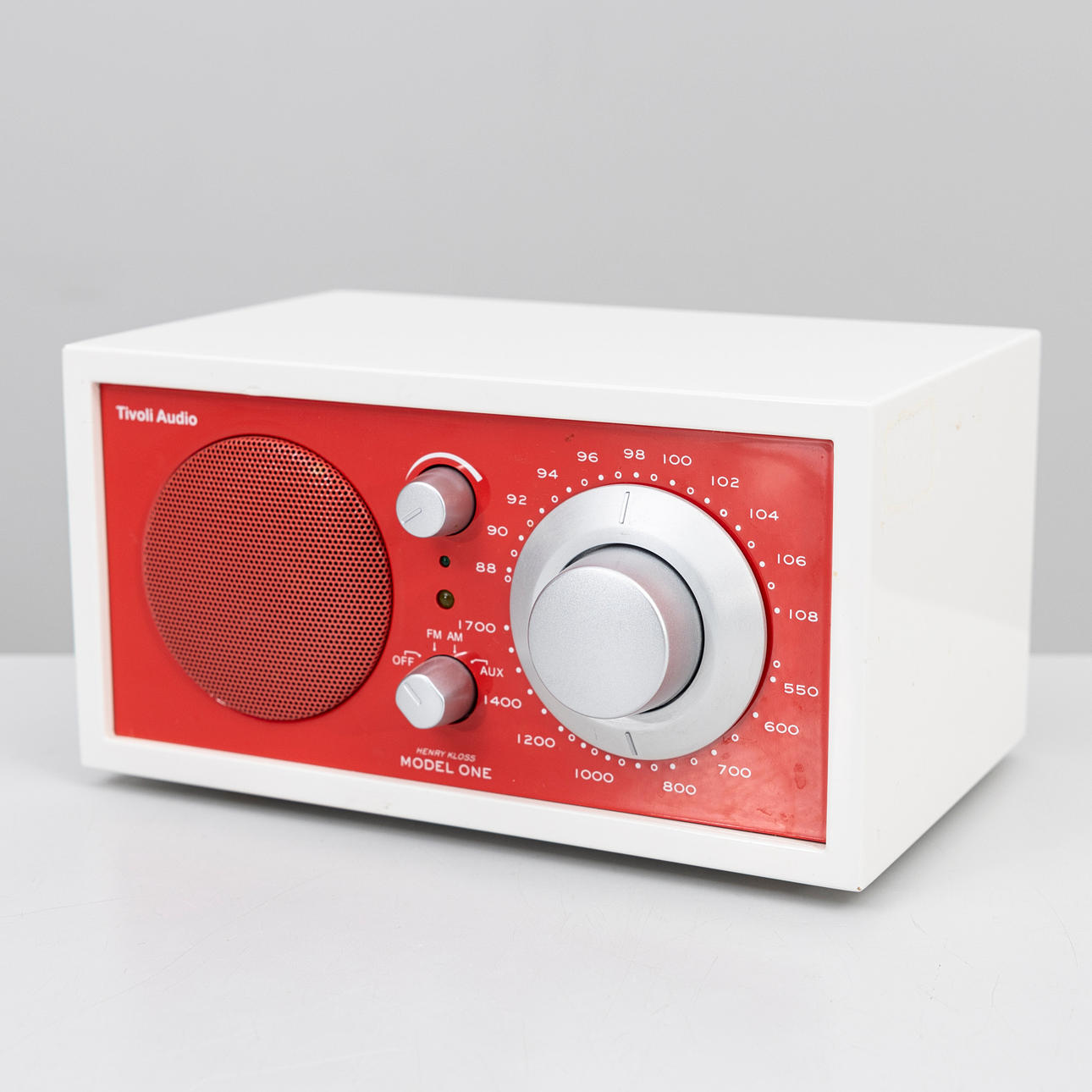 RADIO, “Model one”, design Henry Kloss and Tom DeVesto, Tivoli Audio ...