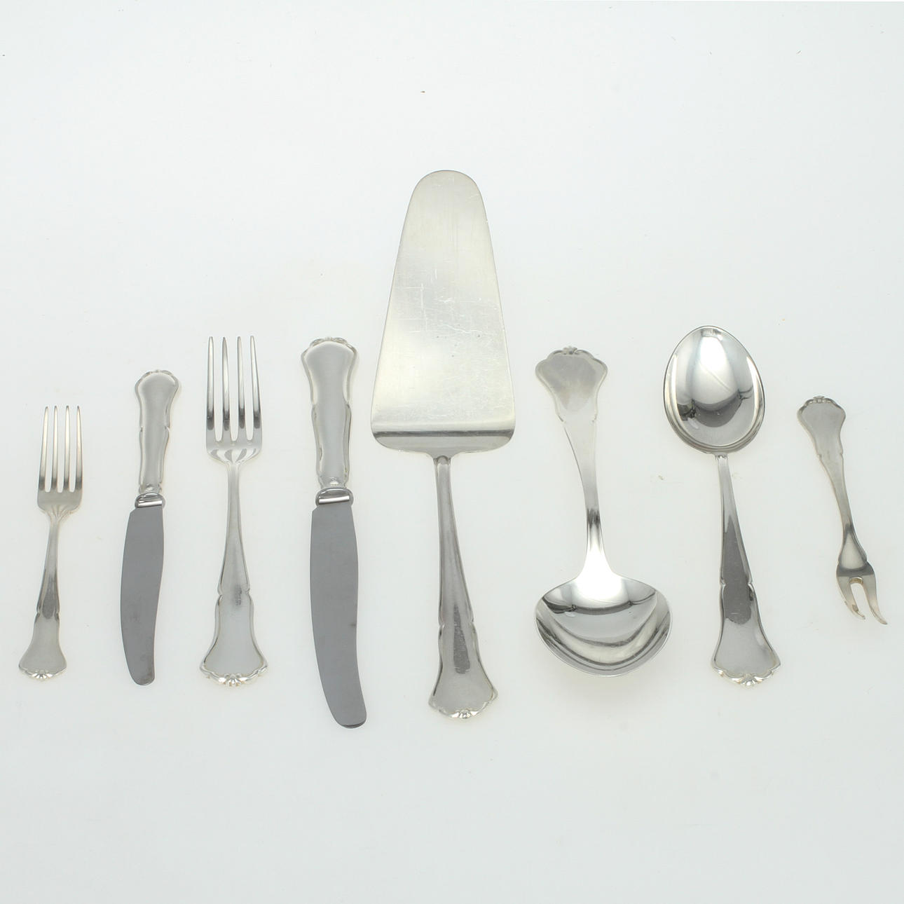 BESTICKUPPSÄTTNING, 44 delar. CG Hallberg, Stockholm. Totalvikt ca 2100 gram.