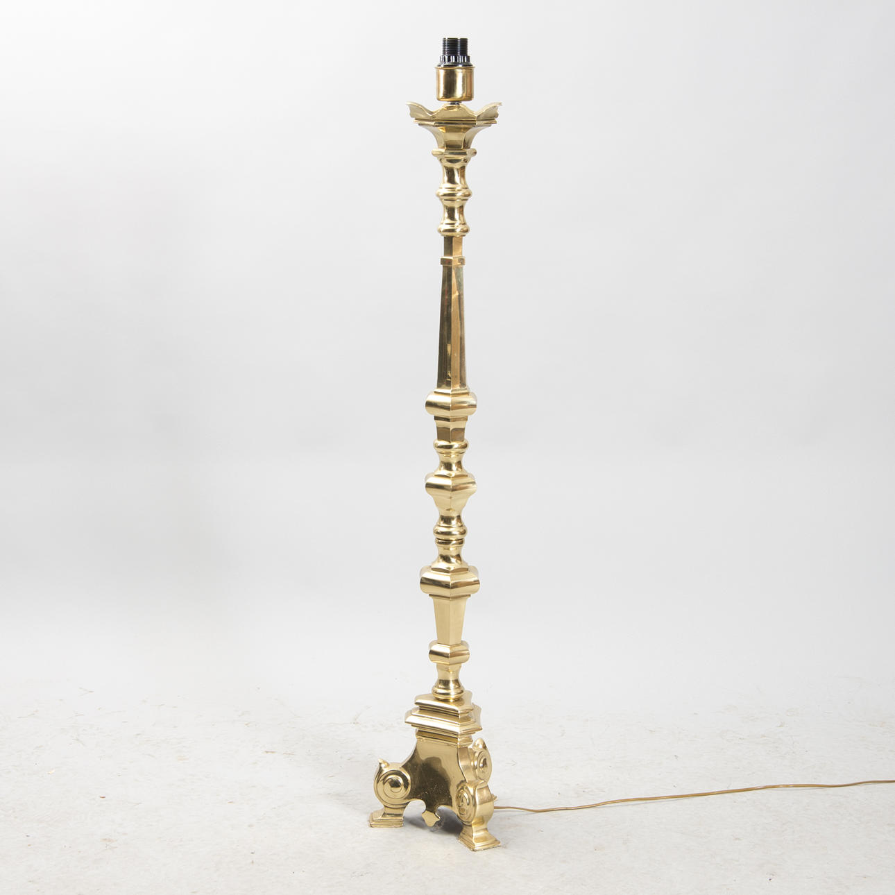 GOLVLAMPA, mässing, barockstil, Armaturhantverk Tibro.